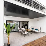 - Pool, Bbq And Boule/petanque Villa Nazare