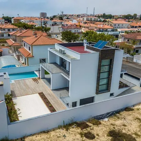 - Pool, Bbq And Boule/petanque Willa *