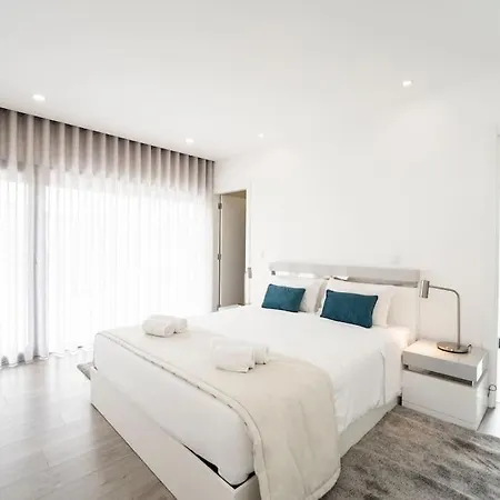 - Pool, Bbq And Boule/petanque Vila