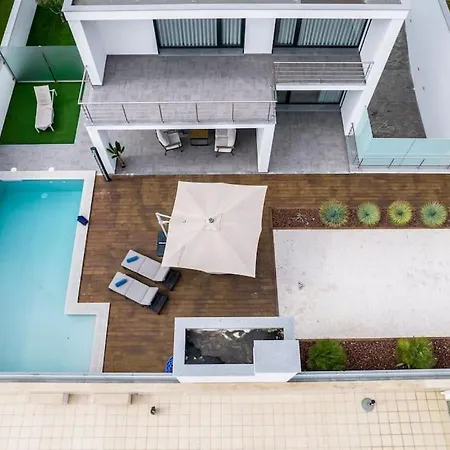 - Pool, Bbq&boule/petanque * Nazaré