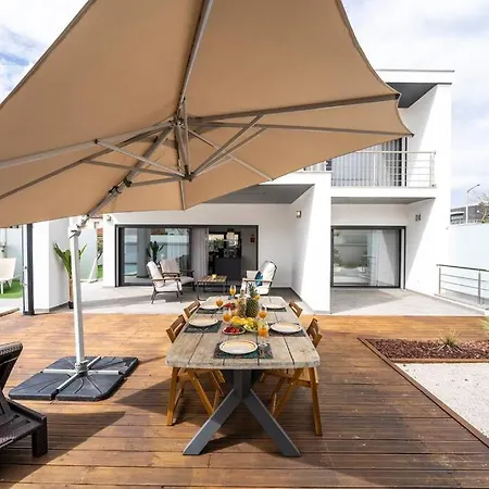 - Pool, Bbq And Boule/petanque וילה *