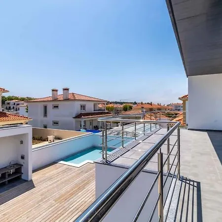 - Pool, Bbq&boule/petanque Villa