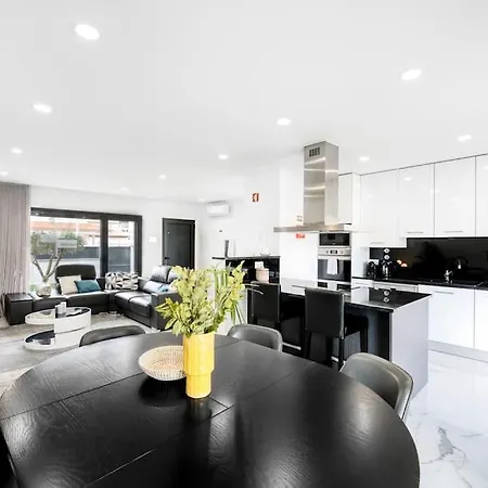 - Pool, Bbq And Boule/petanque * Nazaré