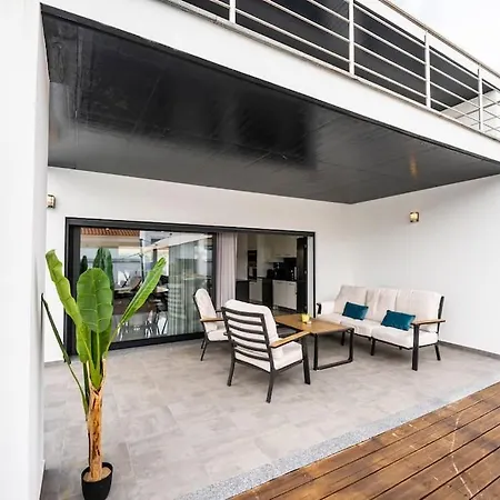 - Pool, Bbq And Boule/petanque Villa Nazare
