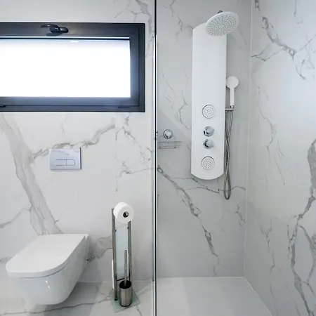 - Pool, Bbq And Boule/petanque Vila