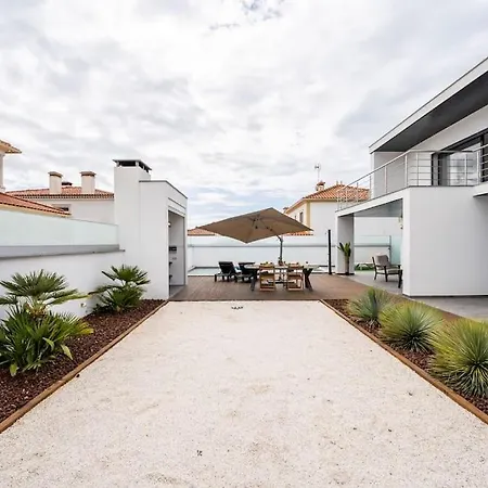 - Pool, Bbq And Boule/petanque Villa *