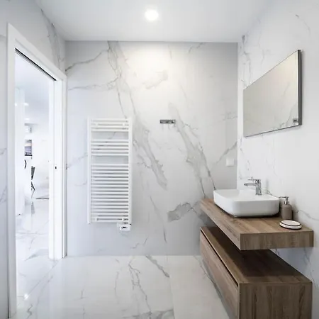 - Pool, Bbq And Boule/petanque * Nazaré