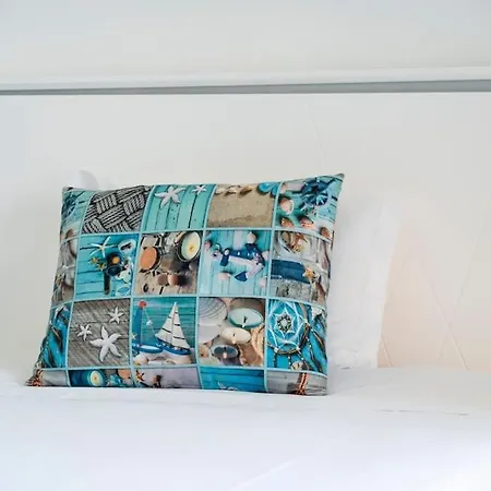 - Pool, Bbq And Boule/petanque