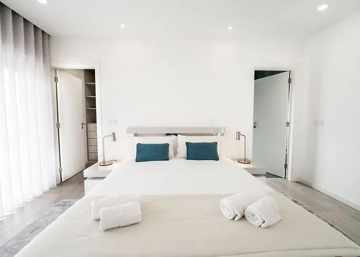 - Pool, Bbq And Boule/petanque וילה