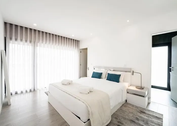 - Pool, Bbq And Boule/petanque וילה