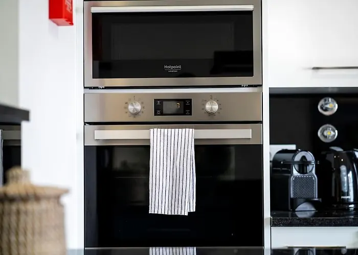 - Pool, Bbq And Boule/petanque