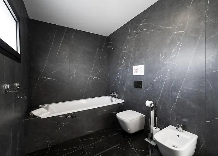 - Pool, Bbq And Boule/petanque וילה