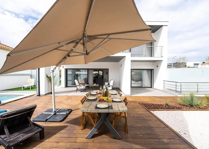 - Pool, Bbq And Boule/petanque Villa *