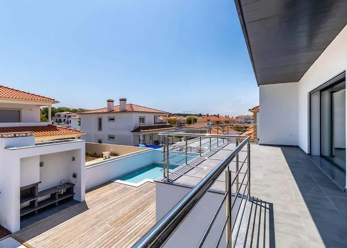 - Pool, Bbq And Boule/petanque וילה