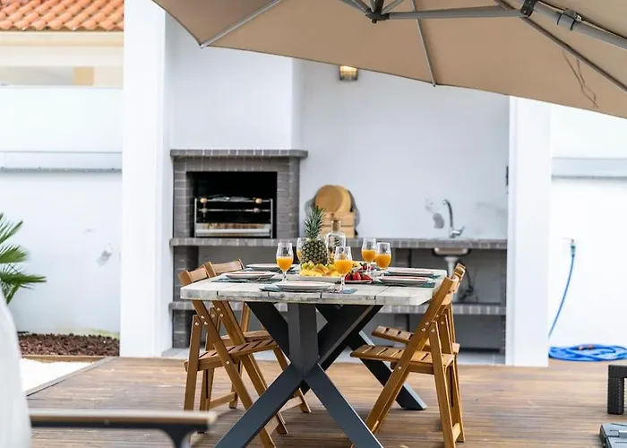 - Pool, Bbq And Boule/petanque וילה