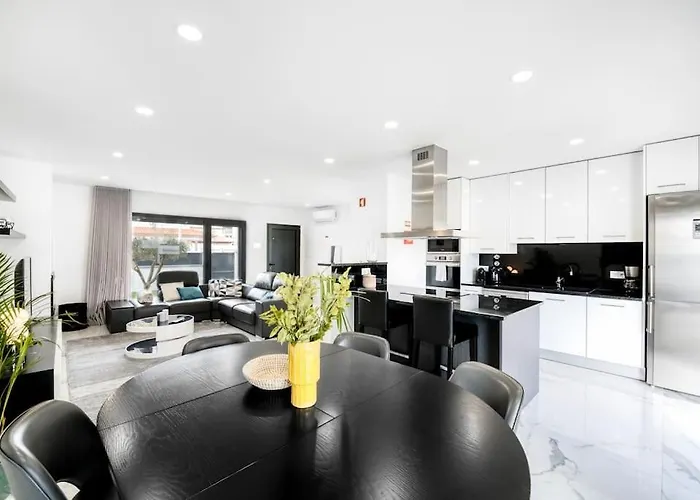 - Pool, Bbq And Boule/petanque * נאזרה