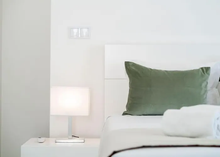 - Pool, Bbq And Boule/petanque Villa Nazare