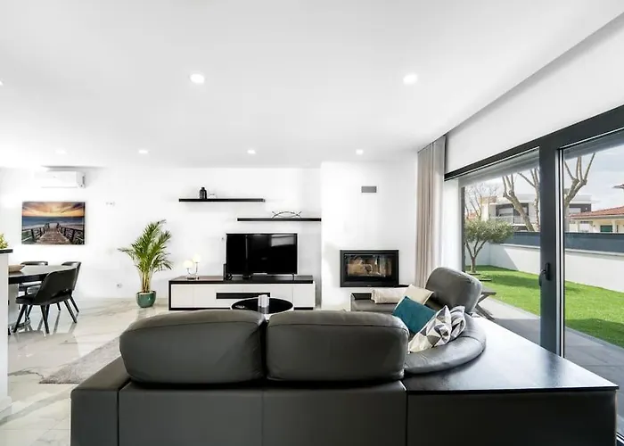 - Pool, Bbq And Boule/petanque וילה