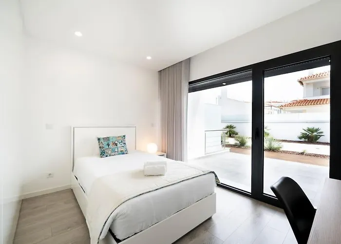 - Pool, Bbq And Boule/petanque וילה